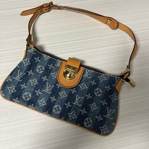 Louis Vuitton Pouchette